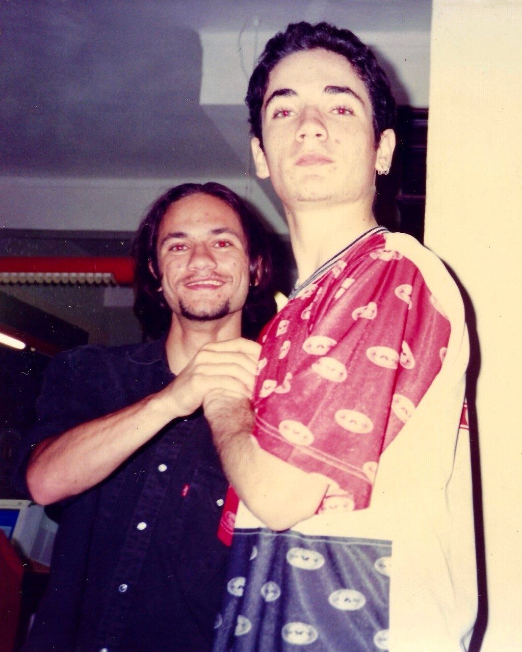 Ricardo Almeida e o irmão mais velho, Luís Miguel, início dos anos 90